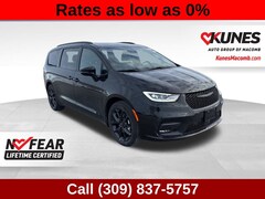 2026 Chrysler Pacifica Select Passenger Van