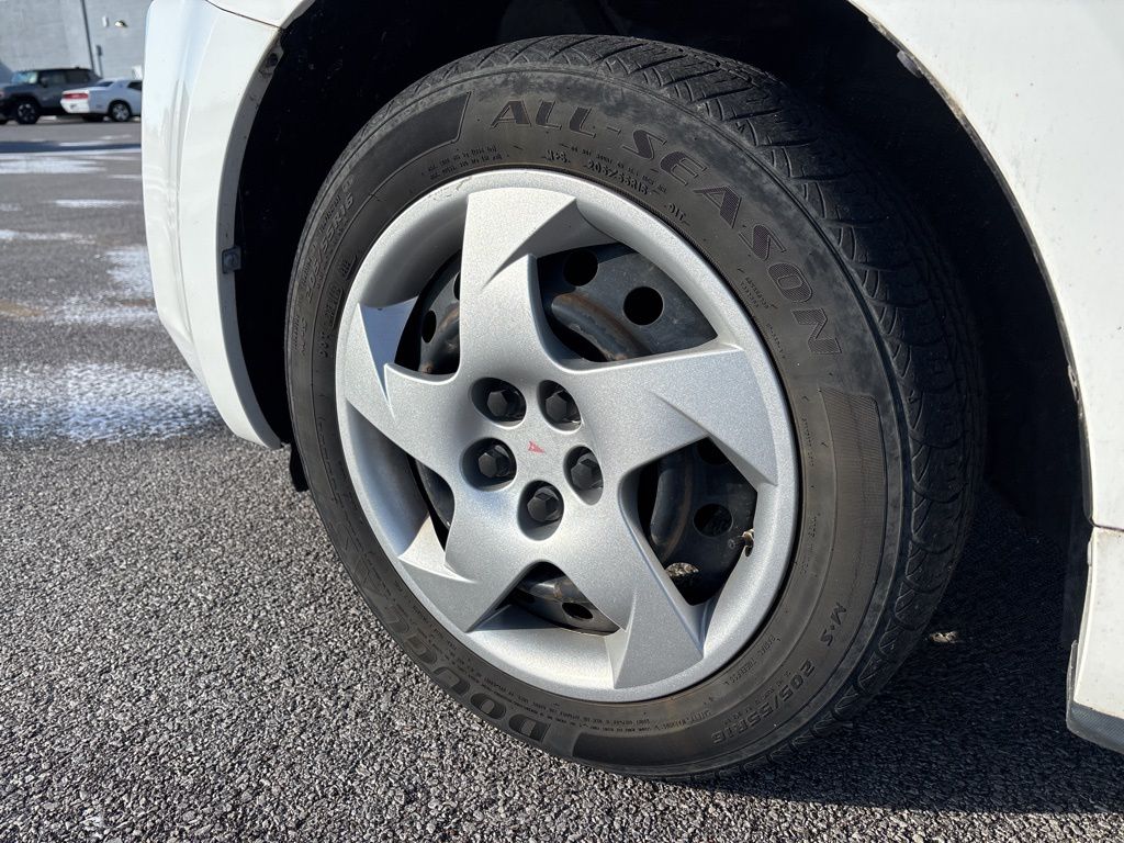 2010 Pontiac Vibe Base photo 4