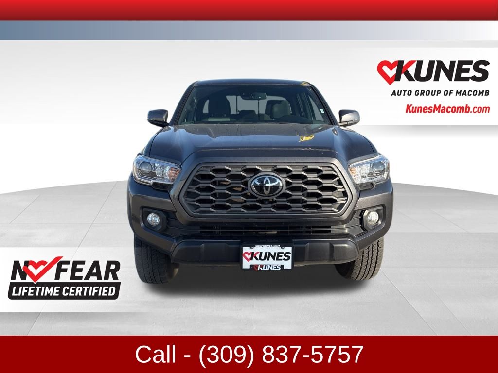 2023 Toyota Tacoma V6 photo 2