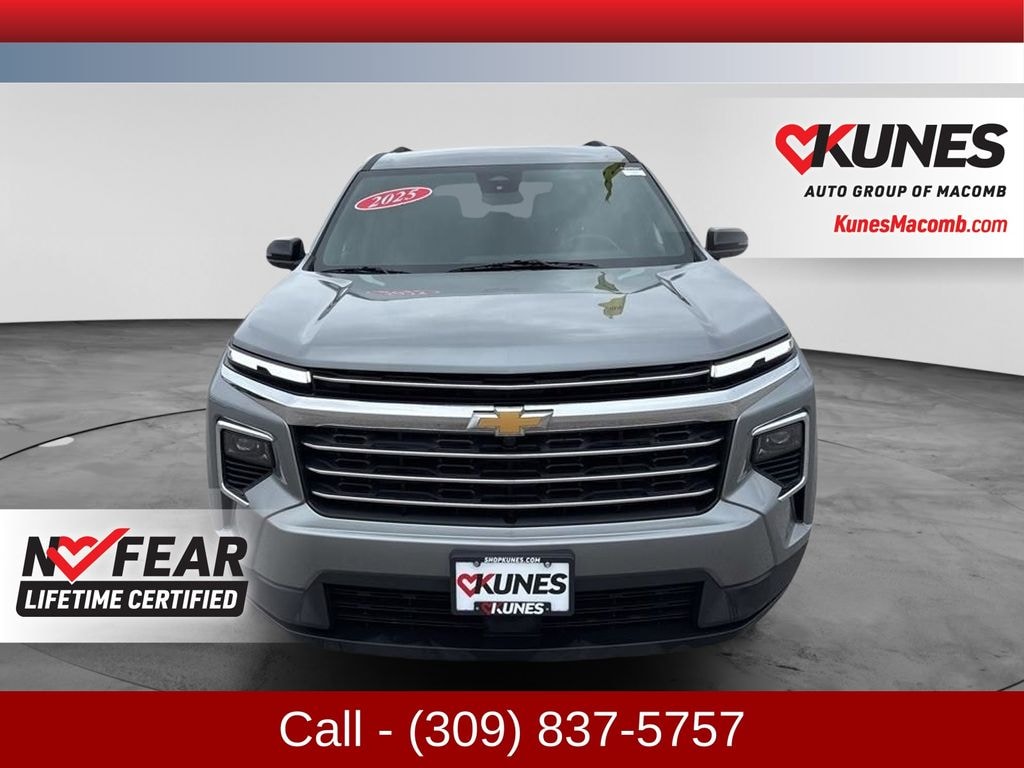 Used 2025 Chevrolet Traverse LT SUV