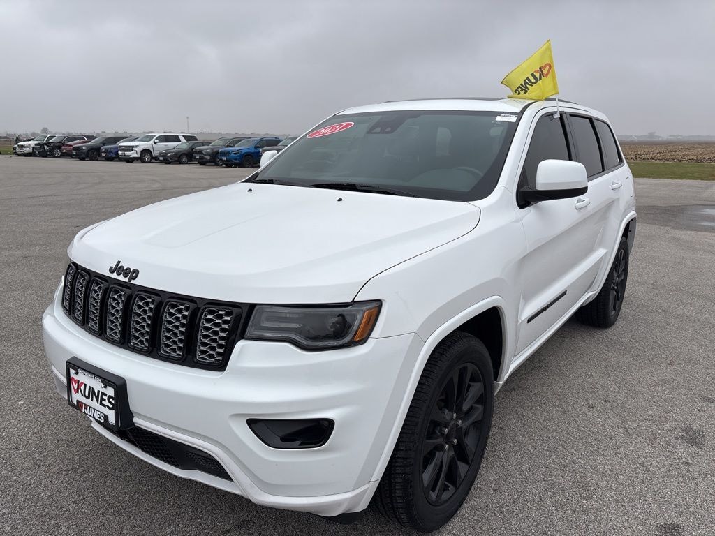 Used 2021 Jeep Grand Cherokee Laredo SUV