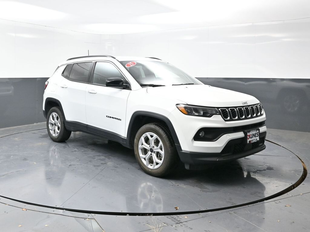Used 2025 Jeep Compass Latitude SUV