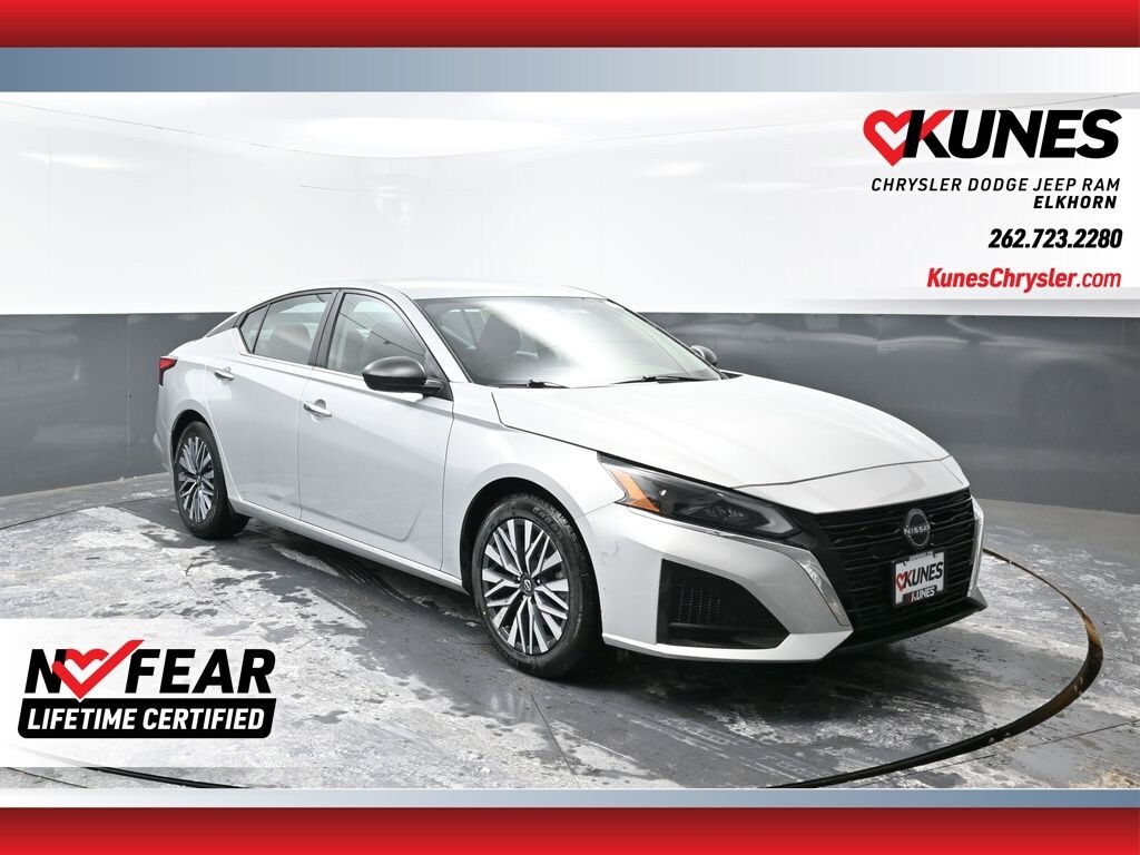 Used 2024 Nissan Altima 2.5 SV Sedan