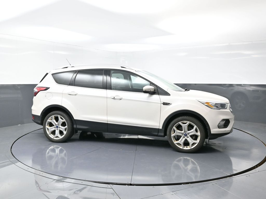 2018 Ford Escape Titanium photo 2