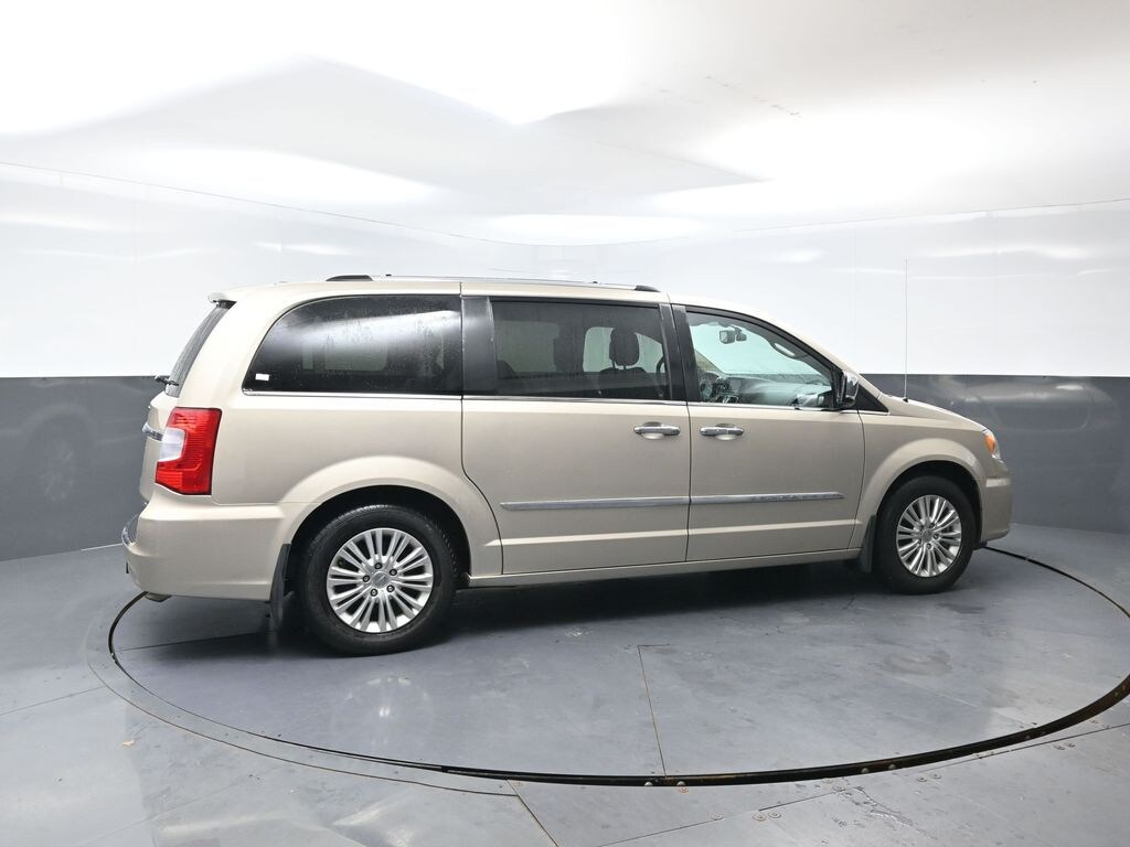 Used 2015 Chrysler Town & Country Limited Platinum Van