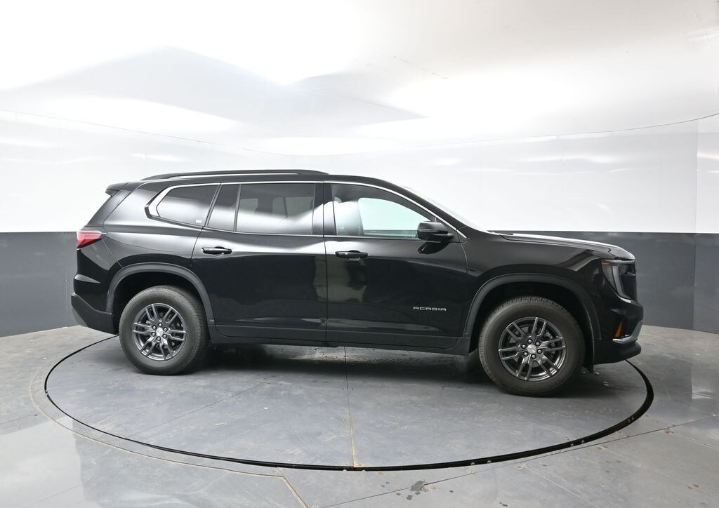 Used 2025 GMC Acadia Elevation SUV