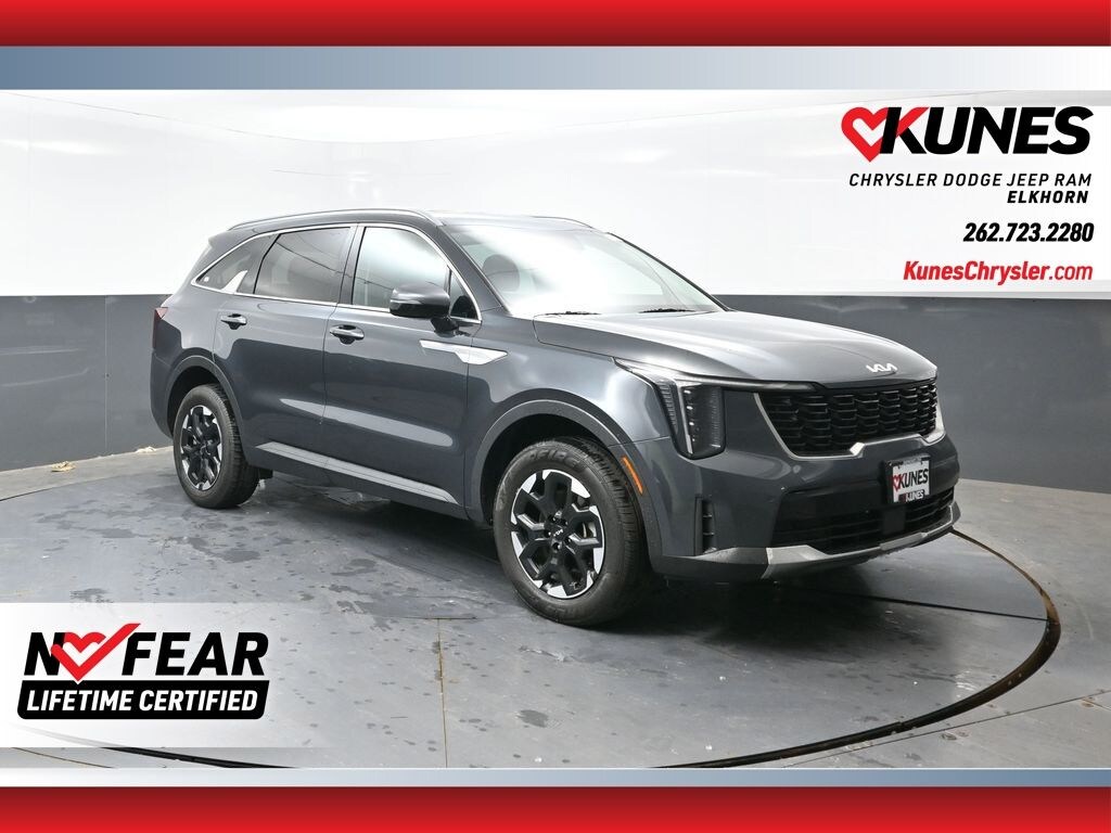 Used 2024 Kia Sorento S SUV