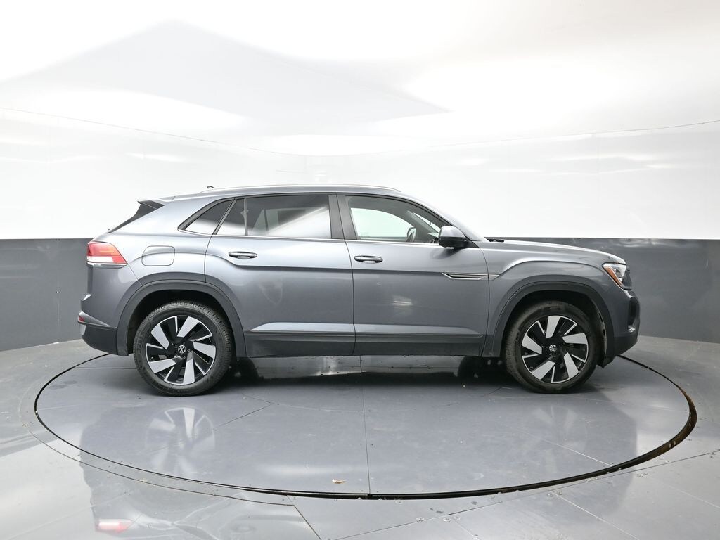 Used 2024 Volkswagen Atlas Cross Sport 2.0T SE w/Technology SUV