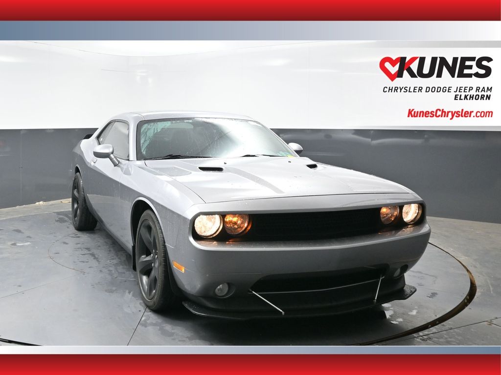 2014 Dodge Challenger SXT's photo