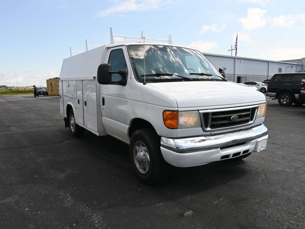 2006 Ford E-350 Base photo 2