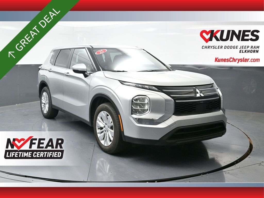 Used 2025 Mitsubishi Outlander ES SUV
