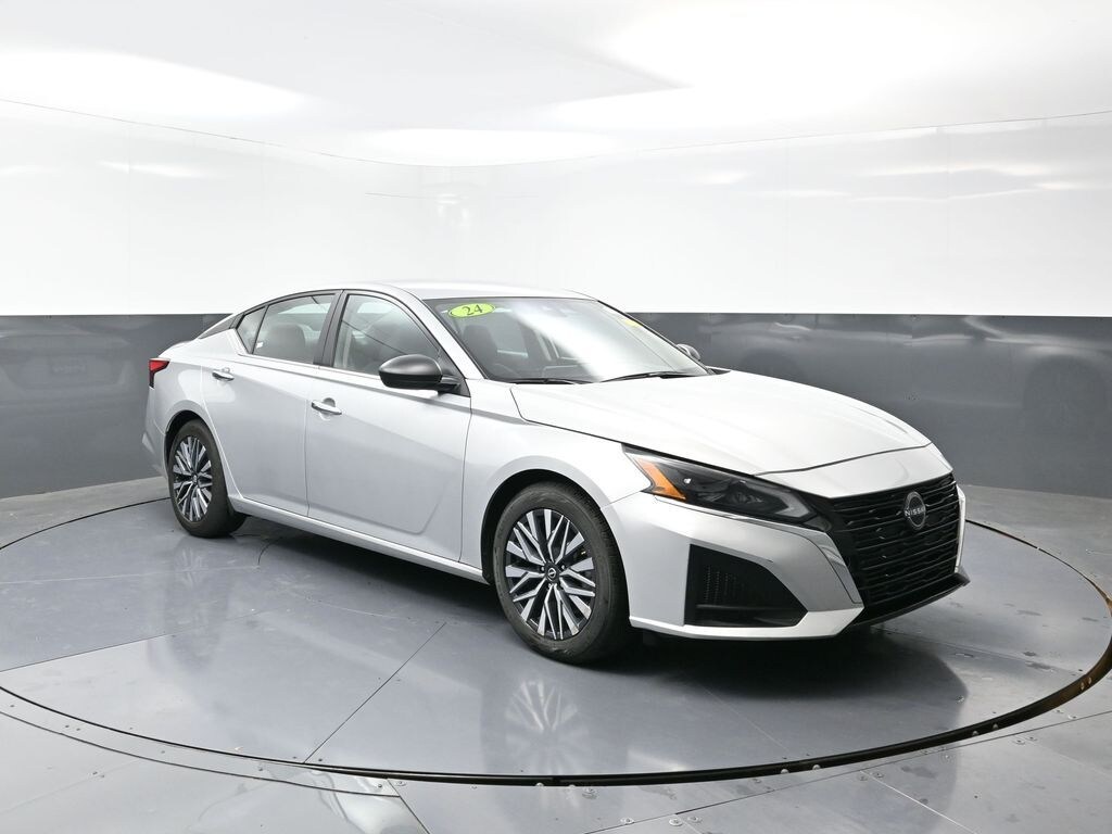Used 2024 Nissan Altima 2.5 SV Sedan