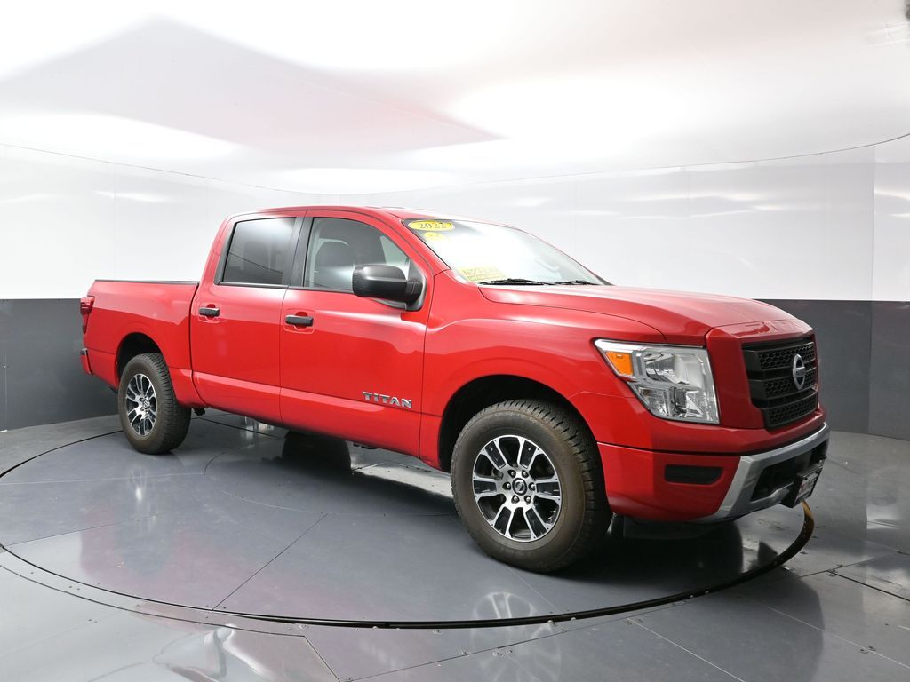 2022 Nissan Titan SV photo 3