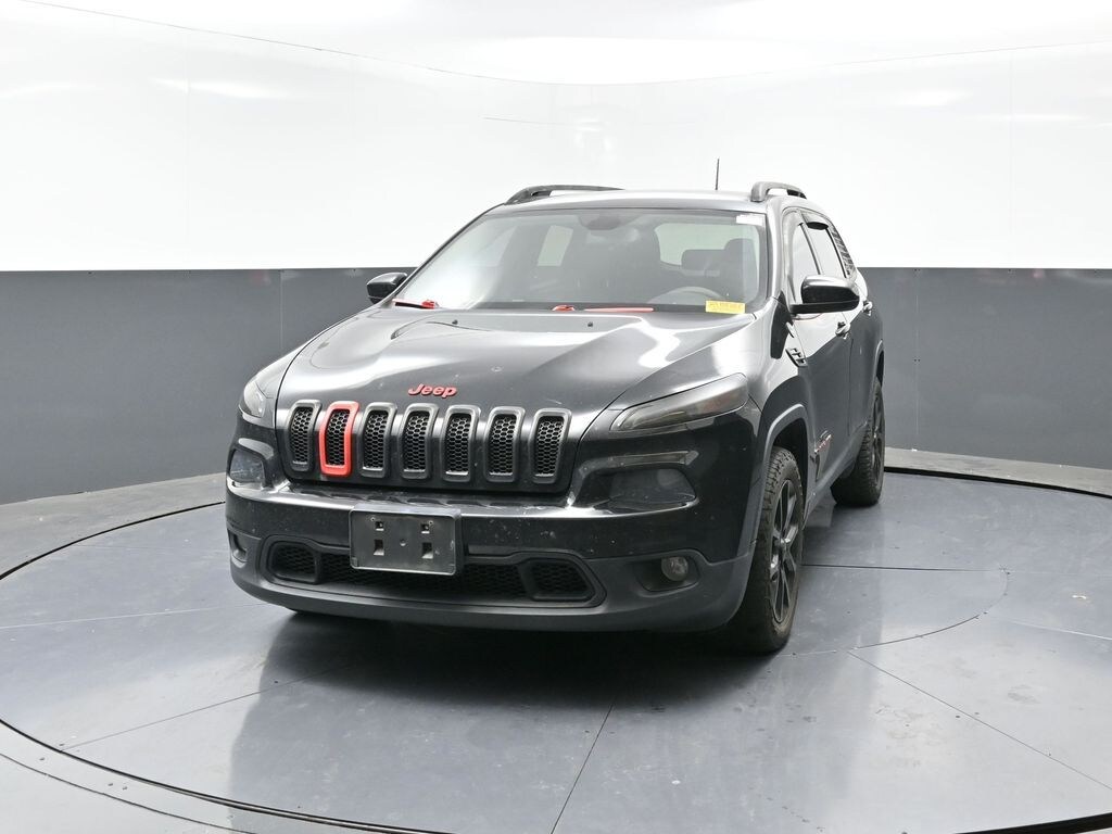 Used 2018 Jeep Cherokee Latitude FWD SUV