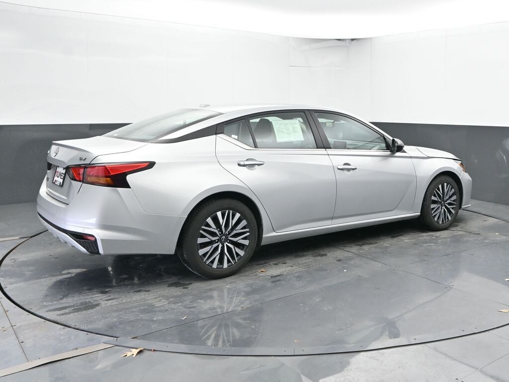 Used 2024 Nissan Altima 2.5 SV Sedan