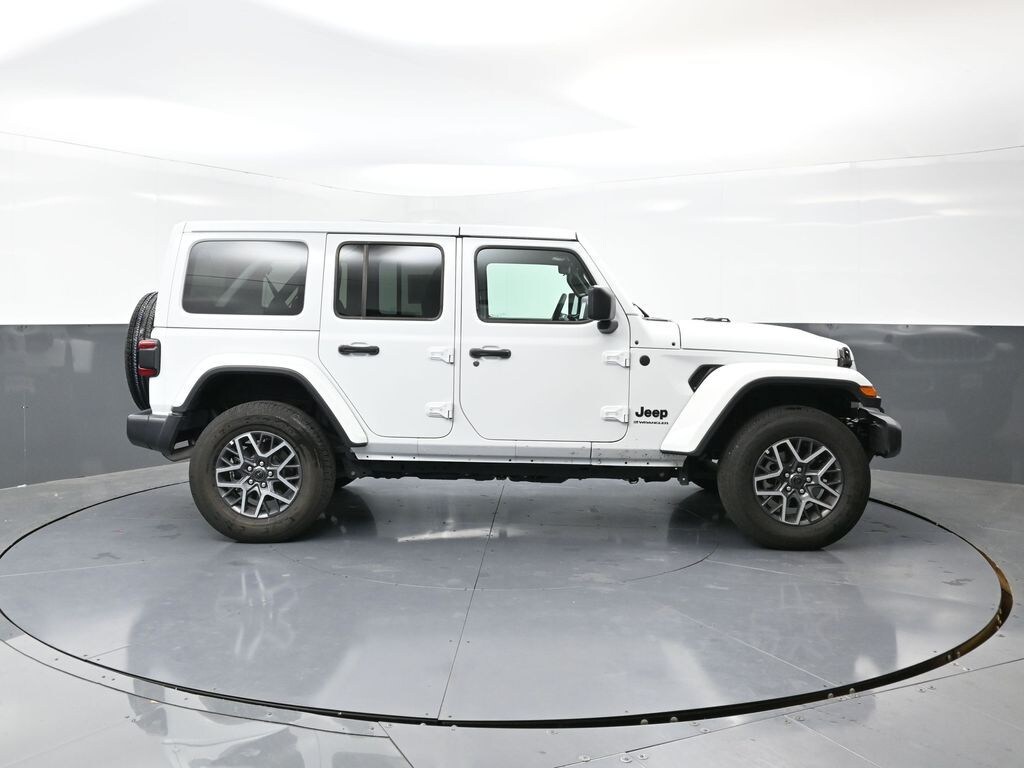 Used 2025 Jeep Wrangler Sahara SUV