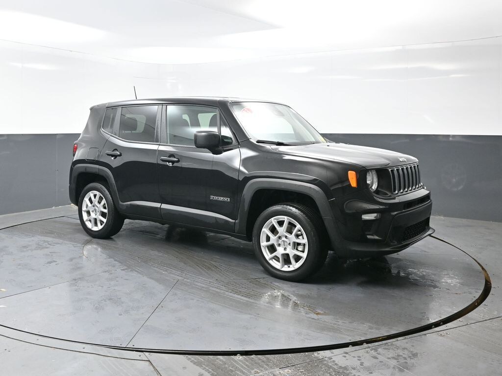 Used 2023 Jeep Renegade Latitude SUV