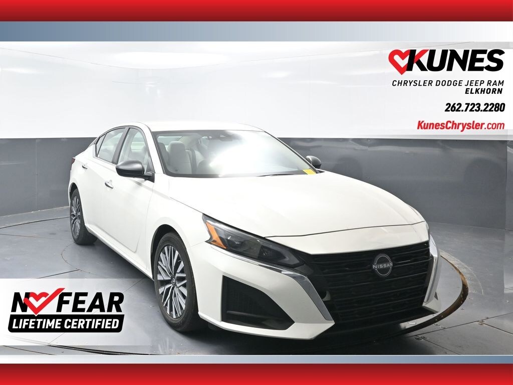 Used 2025 Nissan Altima SV Sedan