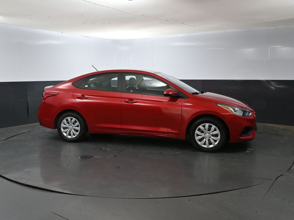 2021 Hyundai Accent SE photo 3