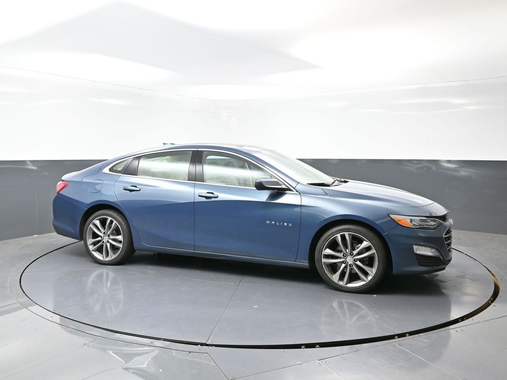 2024 Chevrolet Malibu Premier 2LT photo 2