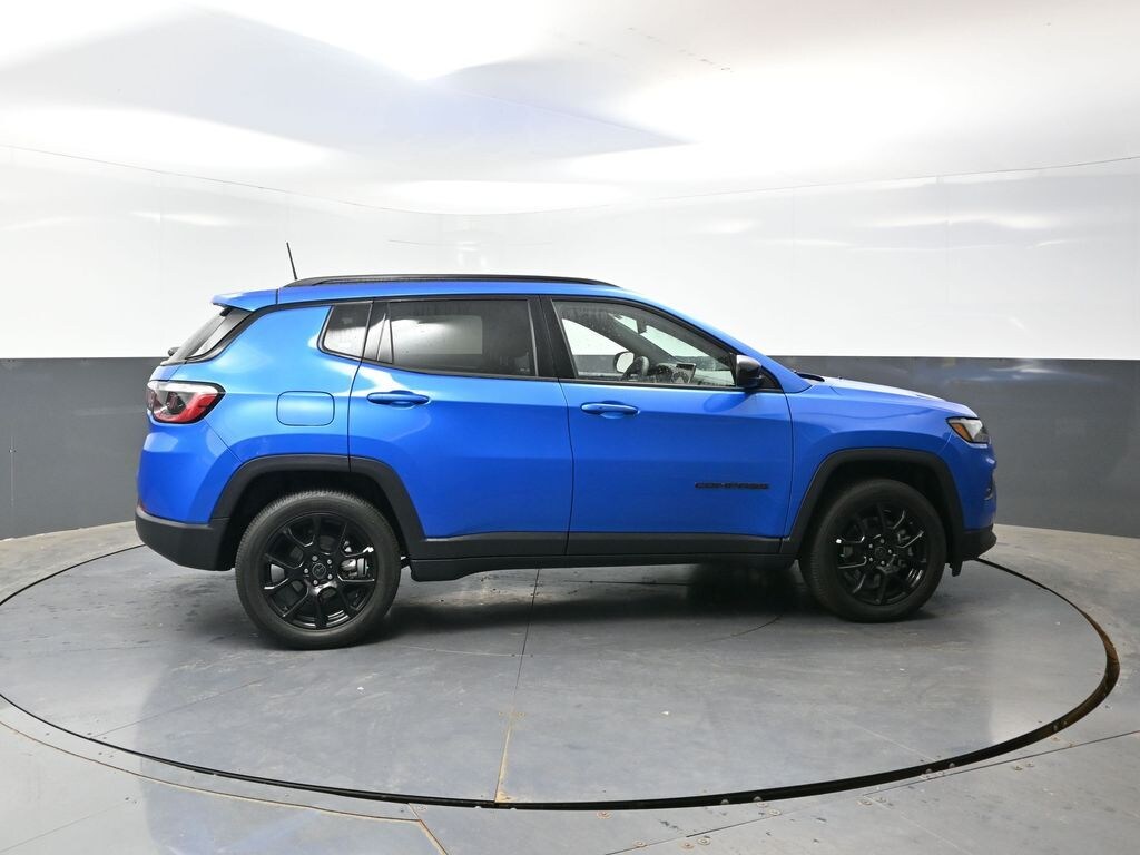 Used 2025 Jeep Compass Latitude SUV