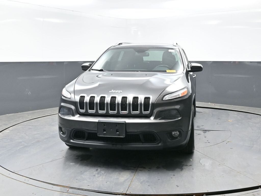 Used 2016 Jeep Cherokee Latitude FWD SUV
