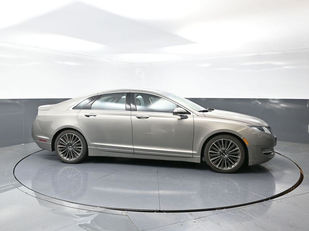 2016 Lincoln MKZ Base photo 2