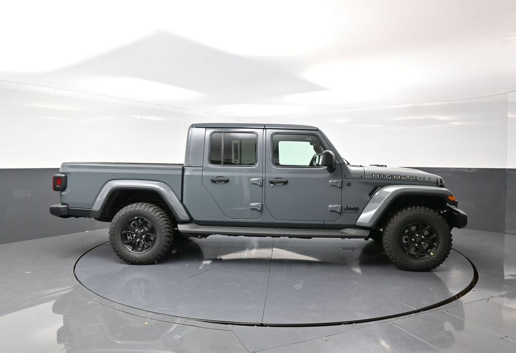 New 2025 Jeep Gladiator Sport Pickup