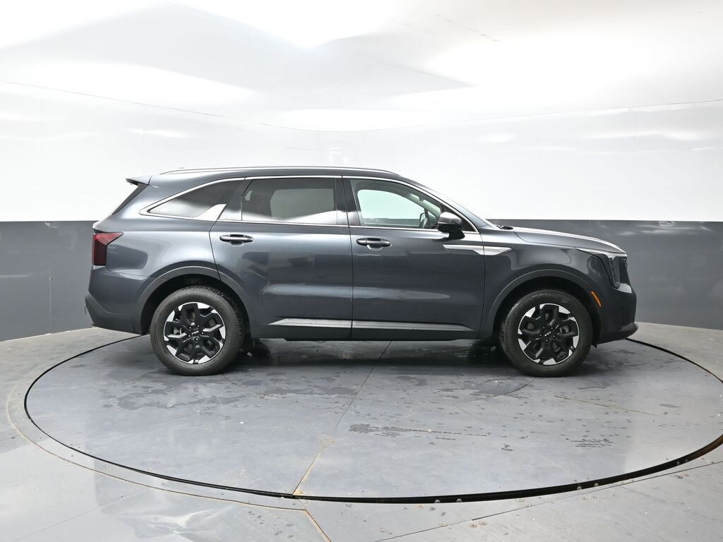 Used 2024 Kia Sorento S SUV