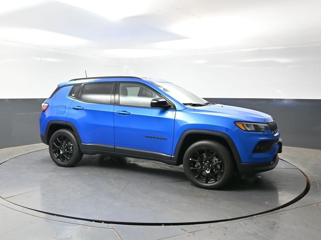 Used 2025 Jeep Compass Latitude SUV
