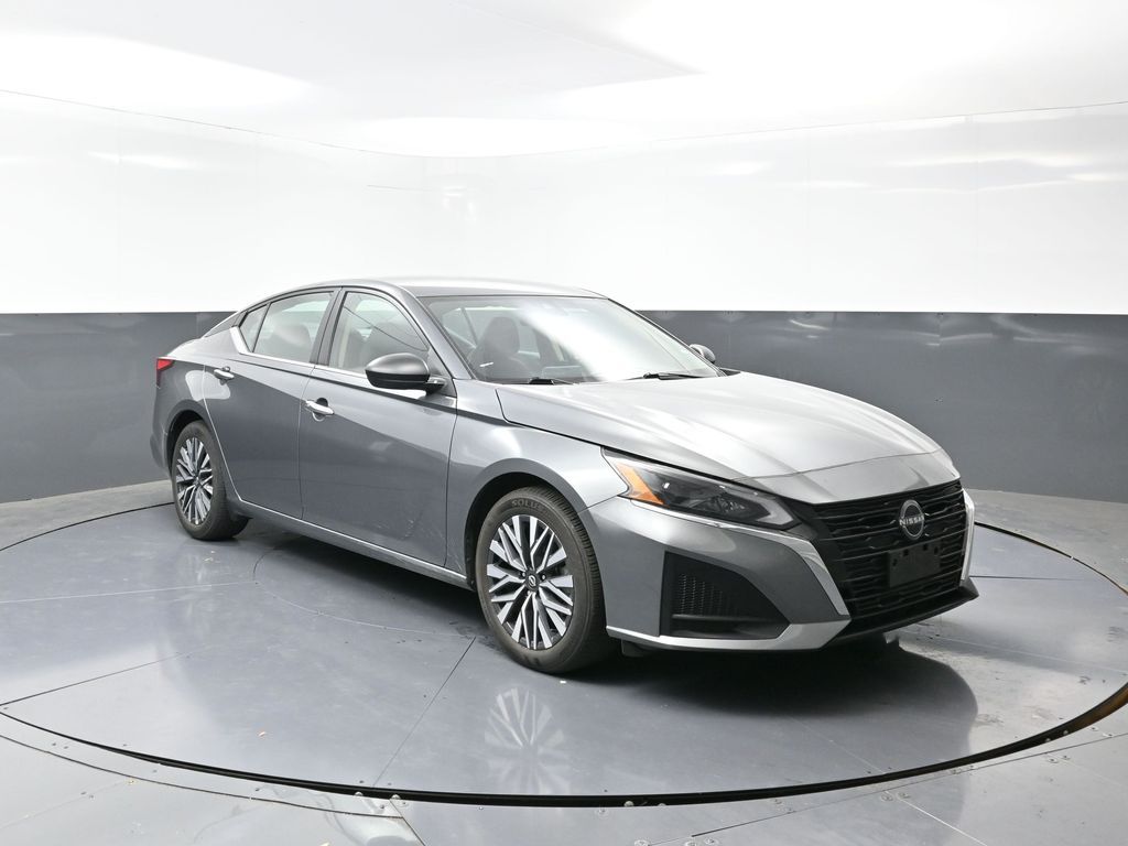 2024 Nissan Altima 2.5 SV photo 3