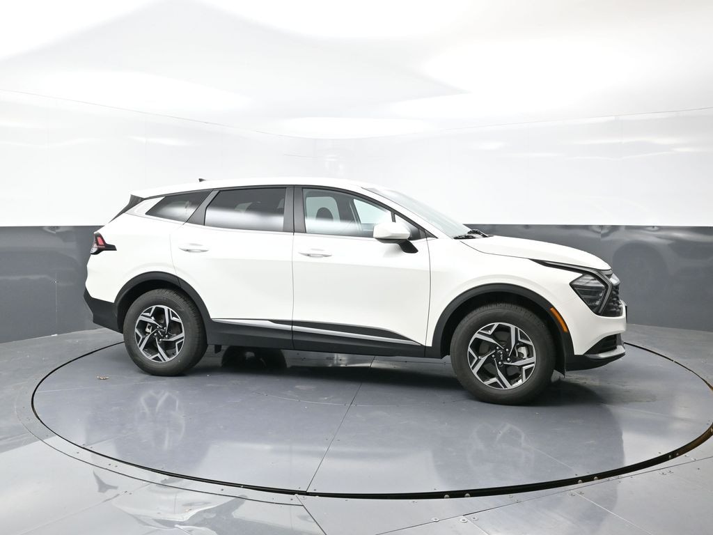 Used 2024 Kia Sportage LX SUV