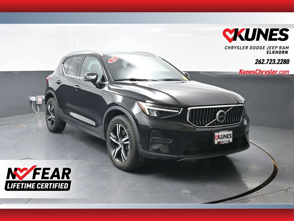 Used 2025 Volvo XC40 B5 Core Bright Theme SUV