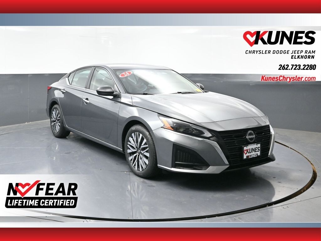 Used 2024 Nissan Altima 2.5 SV Sedan