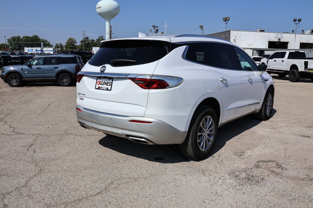 2024 Buick Enclave Premium photo 3