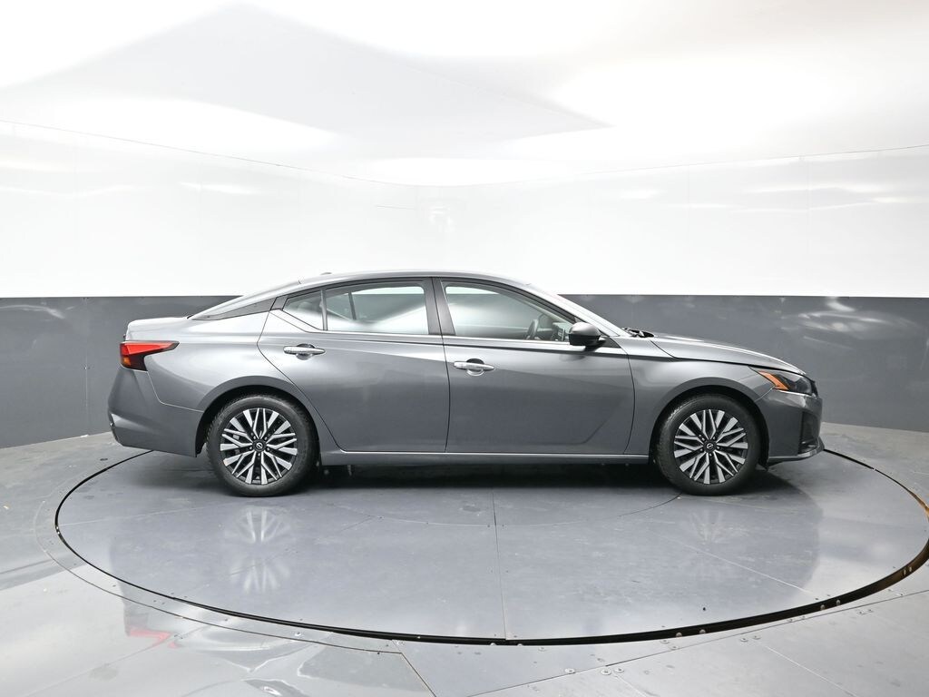 Used 2024 Nissan Altima 2.5 SV Sedan