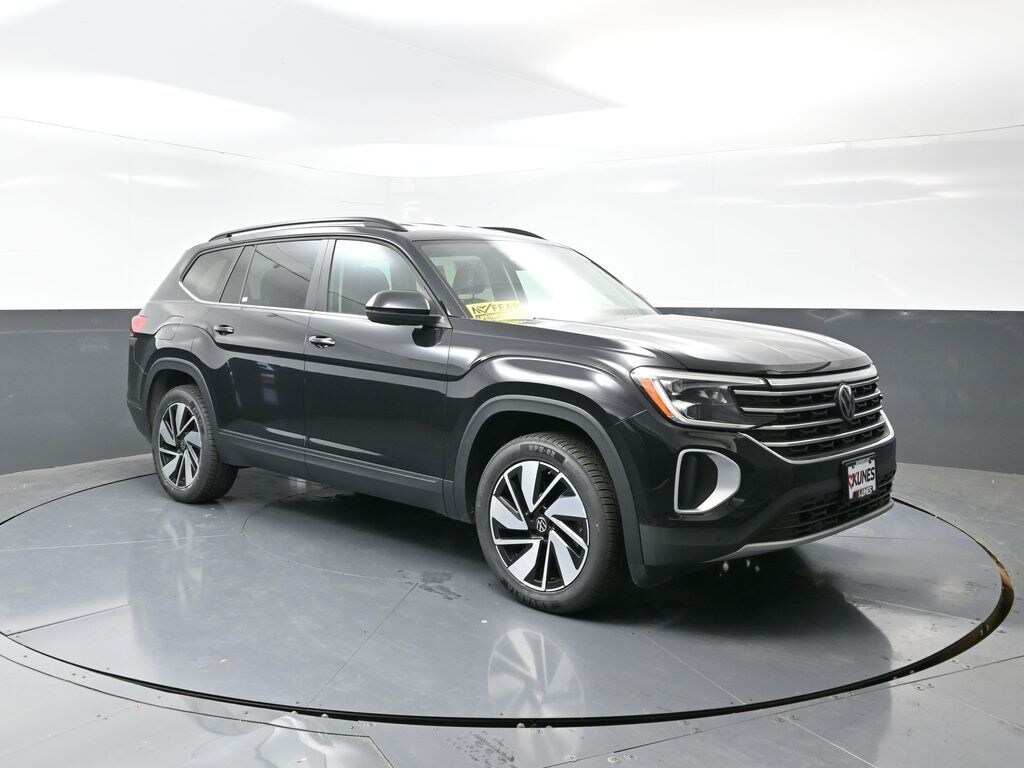 Used 2024 Volkswagen Atlas 2.0T SE w/Technology SUV