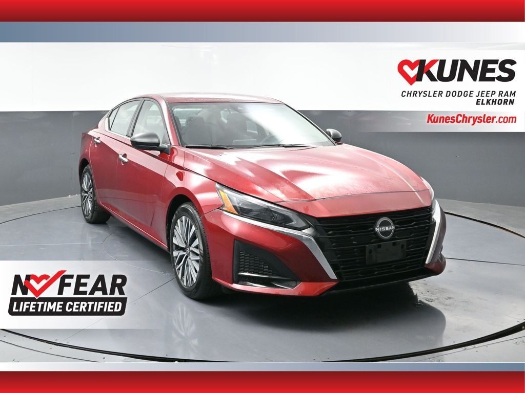 Used 2025 Nissan Altima SV Sedan