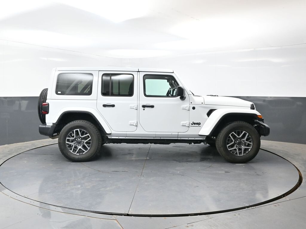 Used 2025 Jeep Wrangler Sahara SUV