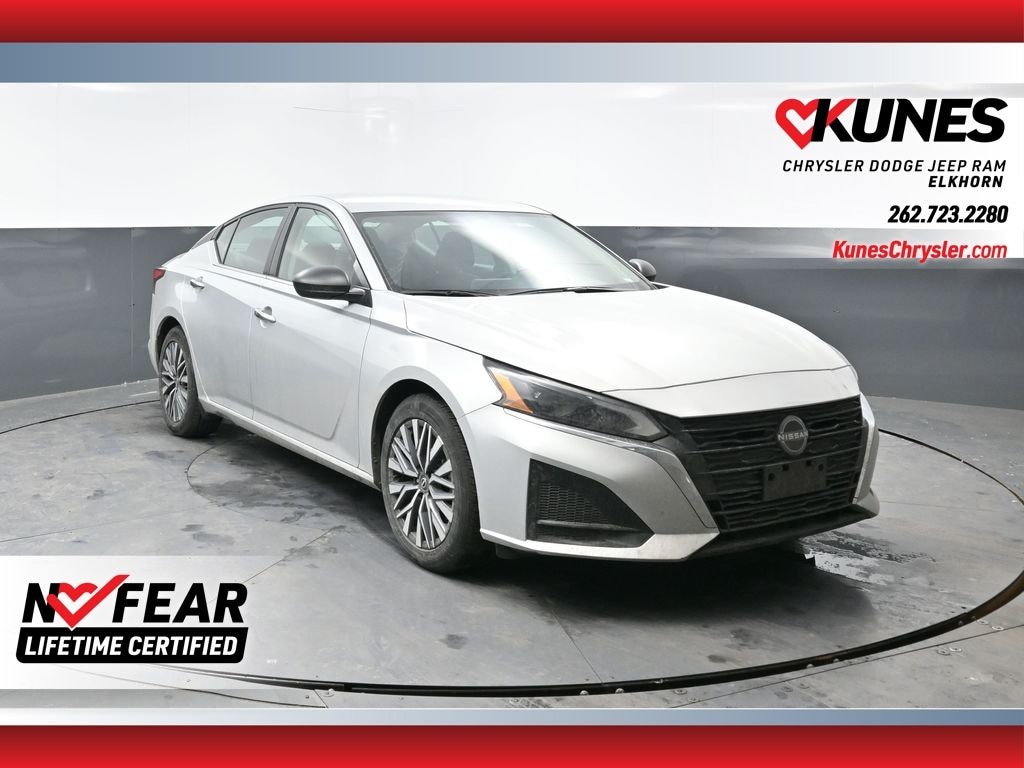 Used 2024 Nissan Altima 2.5 SV Sedan