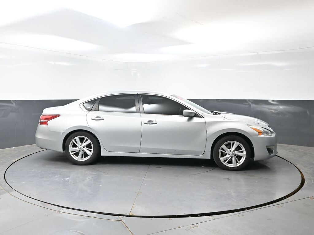 Used 2013 Nissan Altima 2.5 SV Sedan