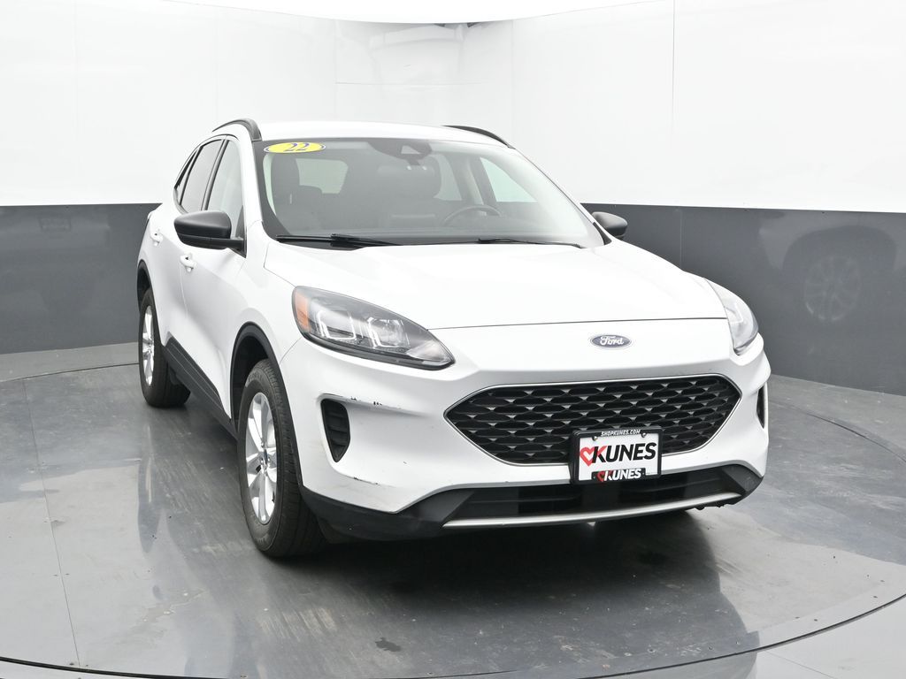2022 Ford Escape SE photo 2