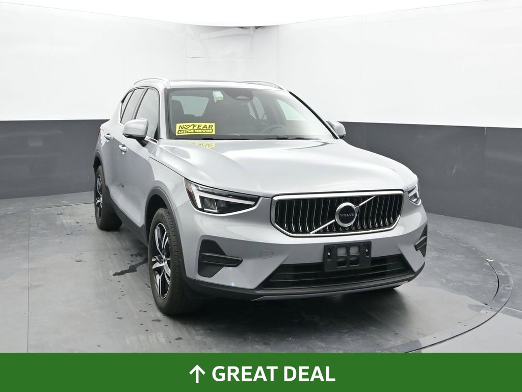 Used 2025 Volvo XC40 B5 Core Bright Theme SUV