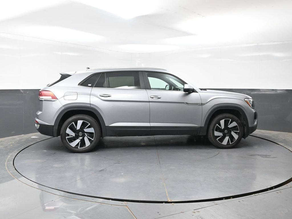 Used 2025 Volkswagen Atlas Cross Sport 2.0T SE w/Technology SUV