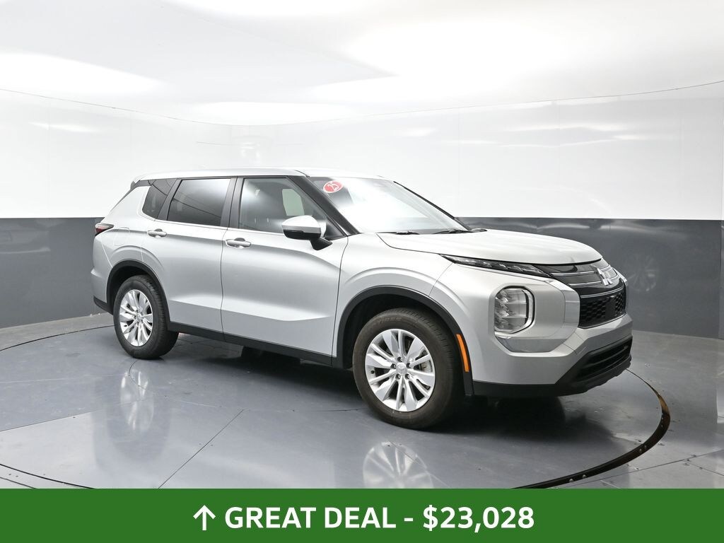 Used 2025 Mitsubishi Outlander ES SUV