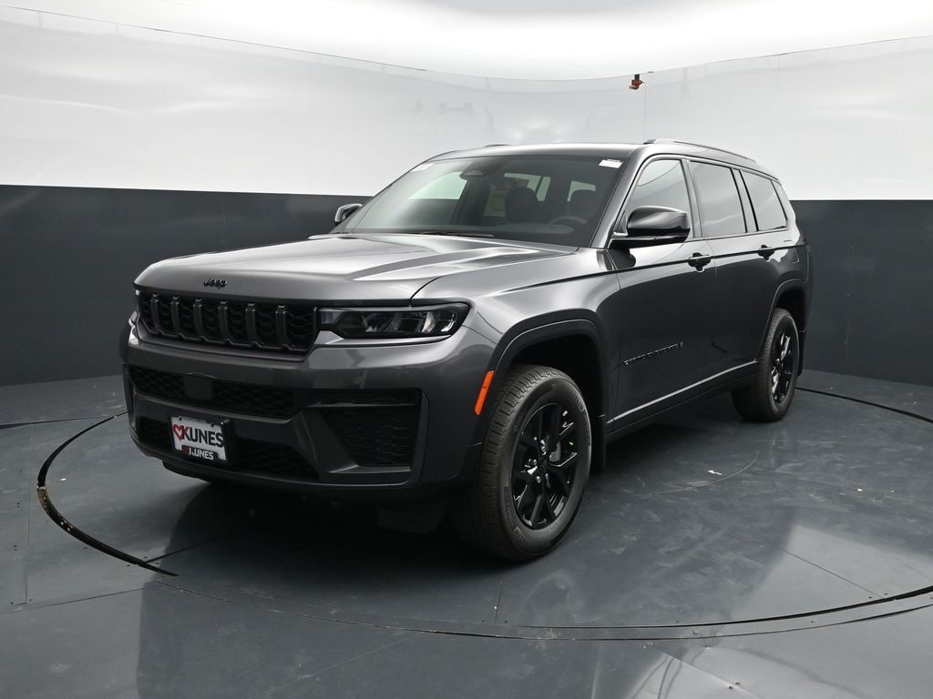 New 2026 Jeep Grand Cherokee Laredo Sport Utility