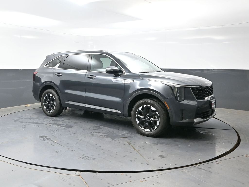 Used 2024 Kia Sorento S SUV