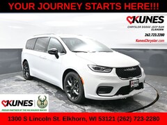 2026 Chrysler Pacifica Limited Passenger Van