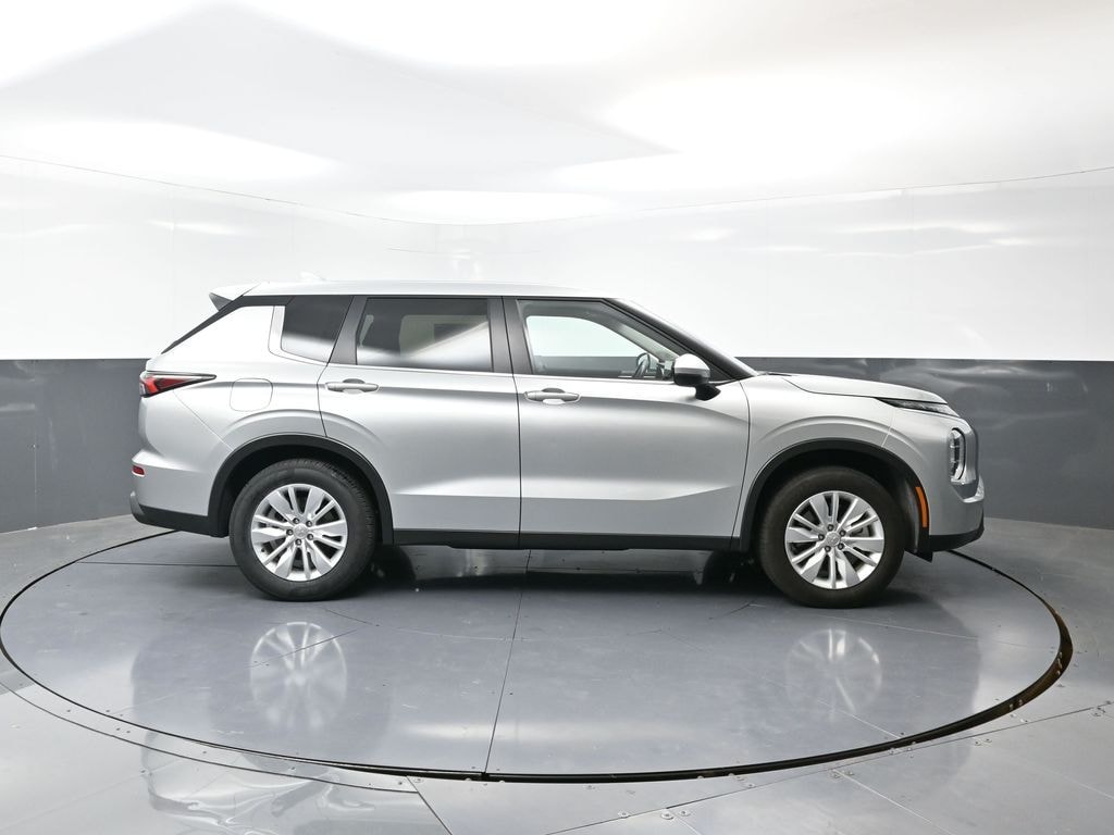 Used 2025 Mitsubishi Outlander ES SUV