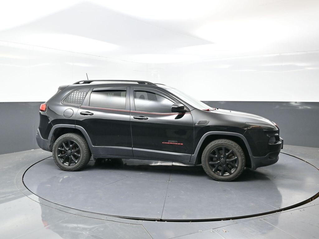 Used 2018 Jeep Cherokee Latitude FWD SUV